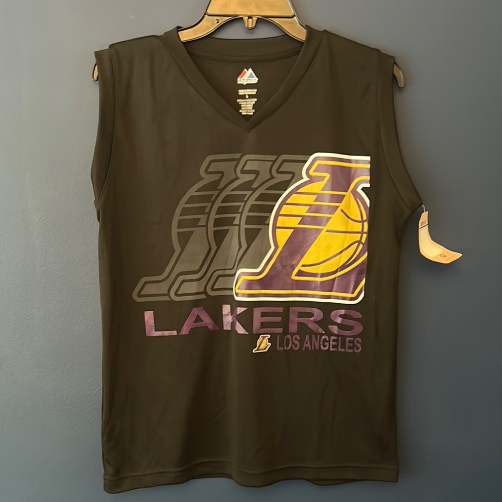 Black Lakers tank NWT
